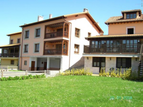 Гостиница Casa - Apartamentos La Arboleda  Коломбрес